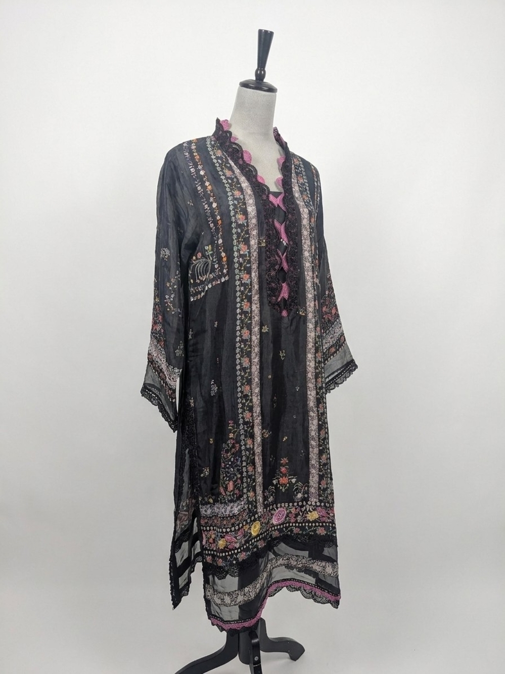 Threads & Motifs Black Pink Embroidered Pakistani Dress Kurta Size Medium
